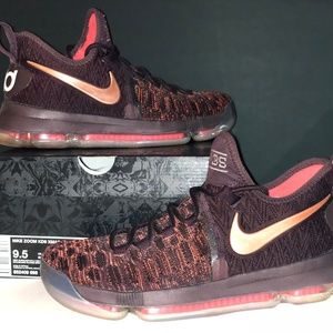 Nike Zoom KD9 XMAS. Size 9.5